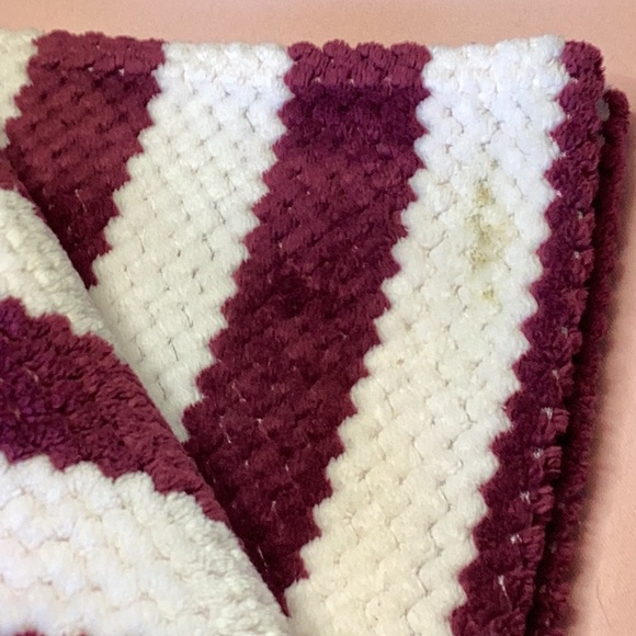 FINAL SALE PRICE Zig Zag Striped Soft Knitted Throw Blanket - Picture 4 of 4